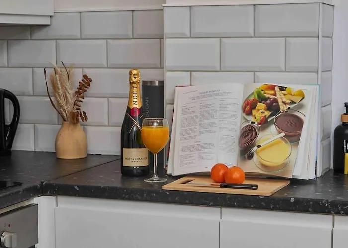 Sleeps 3 - Perfect For Families - Contractors - Professionals - Free Parking & Wifi Apartment Leeds (West Yorkshire)