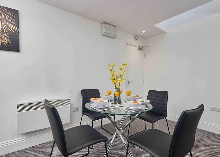 Sleeps 3 - Perfect For Families - Contractors - Professionals - Free Parking & Wifi Leeds (West Yorkshire)