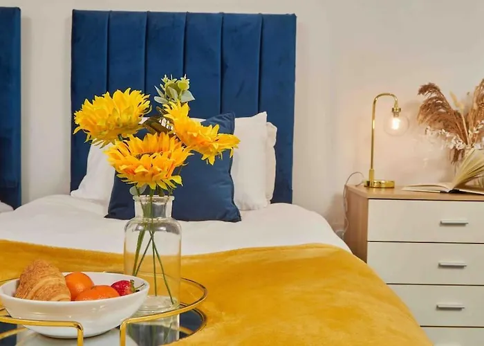 Apartment Sleeps 3 - Perfect For Families - Contractors - Professionals - Free Parking & Wifi *