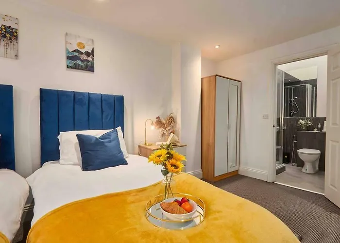 Sleeps 3 - Perfect For Families - Contractors - Professionals - Free Parking & Wifi *