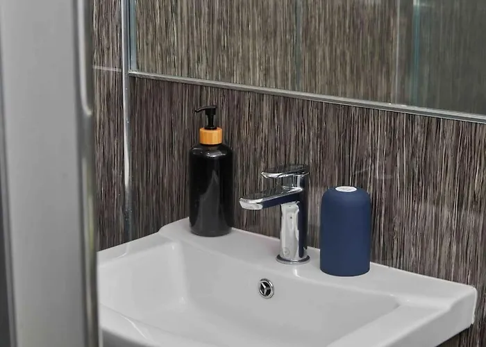 Sleeps 3 - Perfect For Families - Contractors - Professionals - Free Parking & Wifi Apartamento Leeds (West Yorkshire)